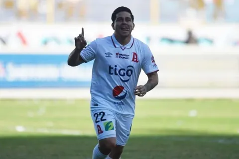 Fito Zelaya podría perderse el clásico ante FAS