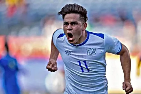 Oficial: Carlos de los Cobos confirmó el regreso de Rodolfo Zelaya a la Selección Nacional
