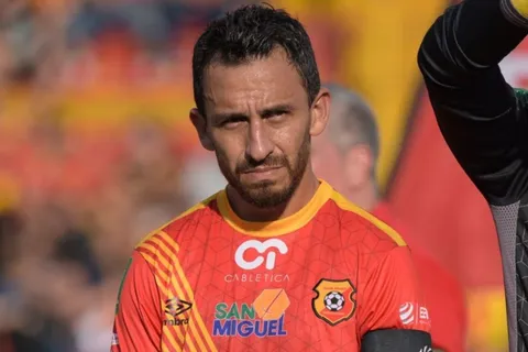 Randall Azofeifa se despide de Herediano