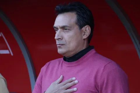 Se encienden las alarmas: Mario Acevedo y Municipal en alerta por la posible grave lesión de uno de sus jugadores