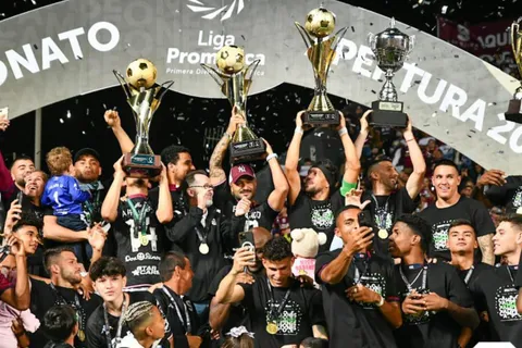 Saprissa venció a Herediano para proclamarse tricampeón de la Liga de Costa Rica (Video)