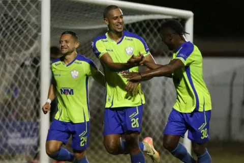 Potros renueva a una de sus figuras en defensa pero se complica la continuidad de su goleador