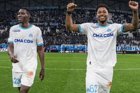 Michael Amir Murillo podría partir como titular en semifinales de Europa League