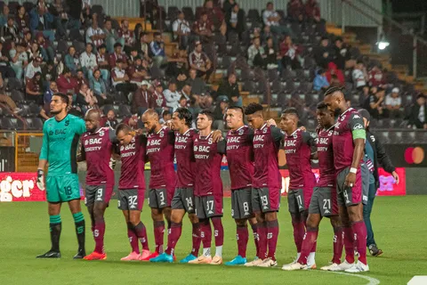 Los directivos del Saprissa en el centro de las críticas.