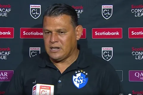 "Es un fracaso", las crudas palabras del técnico del Cartaginés tras la eliminación de Liga Concacaf