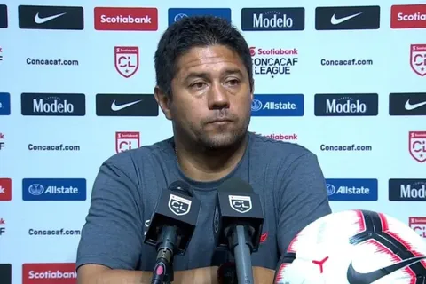 El entrenador de Alianza se vuelve a su país y no sabe cuando regresará a El Salvador