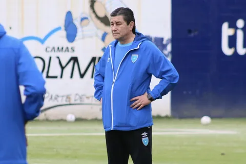 Luis Fernando Tena explicó por qué no convoca jugadores de Xelajú a la Selección de Guatemala