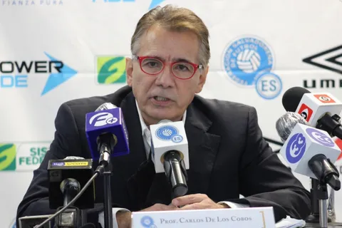 De Los Cobos se despide con palabras de agradecimiento