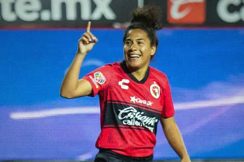 Abandonó Guatemala para cumplir su sueño, superó una depresión y ahora deslumbra al mundo con sus goles: "Aprendí a no bajar los brazos"