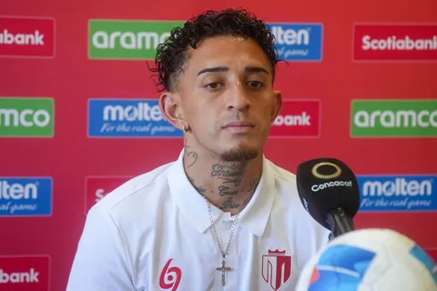 Byron Bonilla en conferencia de prensa.