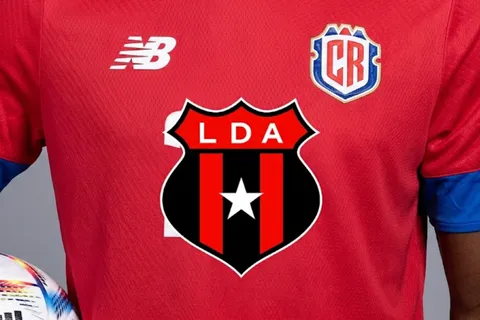 Jugó un Mundial con Costa Rica, llegó a Europa a los 20 años y ahora Alajuelense lo quiere para reemplazar a Alejandro Bran