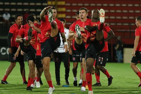 Alajuelense sufre otra baja sensible y pierde un titular