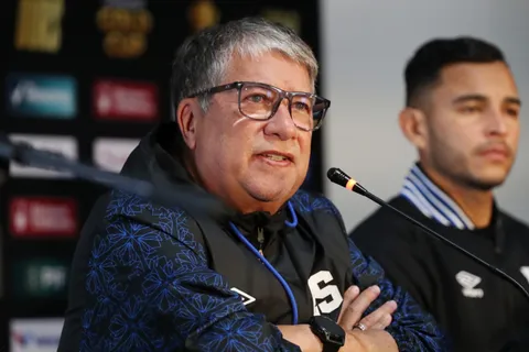 Desde Europa llega la noticia que tanto esperaba El Bolillo Gómez y la Selección de El Salvador para la Eliminatoria Mundialista