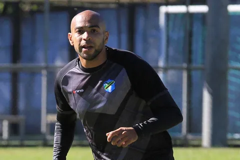 Alexander Robinson aún no podrá debutar con los Cremas