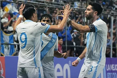 Rubin y Samayoa salieron por precaución.