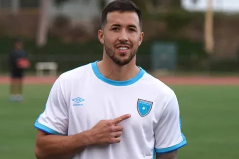 Aaron Herrera se marcha de Montreal