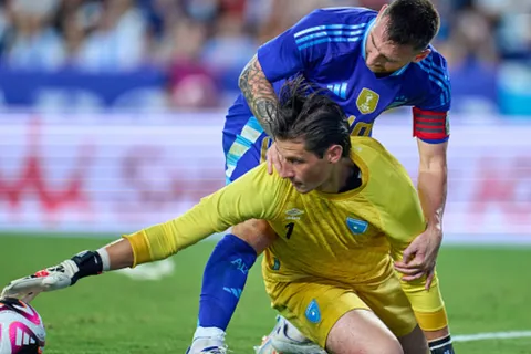 Nicholas Hagen rompió el silencio tras su error frente a Lionel Messi en el Guatemala vs Argentina