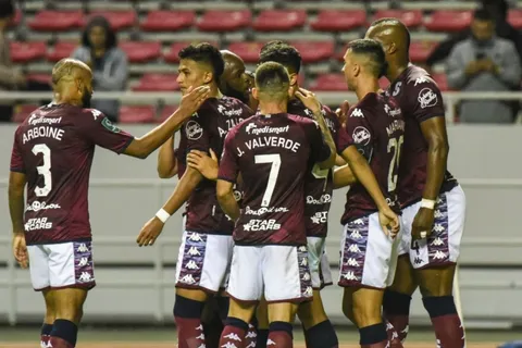 Saprissa volvio al triunfo y le pone una mano encima a Alajuelense en la cima