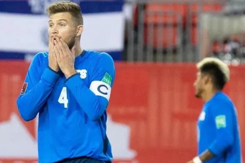 Eriq Zavaleta queda descartado para el partido contra México