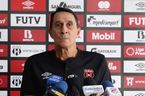 Guimaraes en alerta: el momento de terror que irrumpe en Alajuelense antes del clásico contra Saprissa
