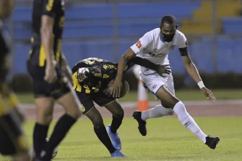 El motivo por el cuál Jerry Bengtson jugó con mascarilla