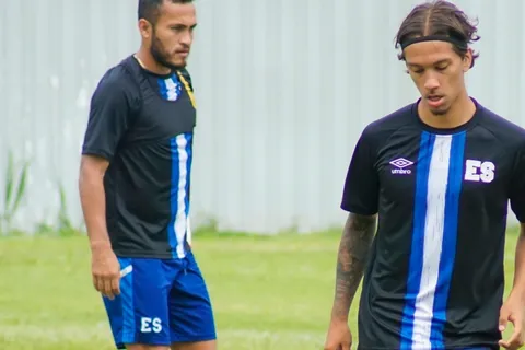 Gol de Enrico Hernández con FC Eindhoven es nominado al mejor de la semana