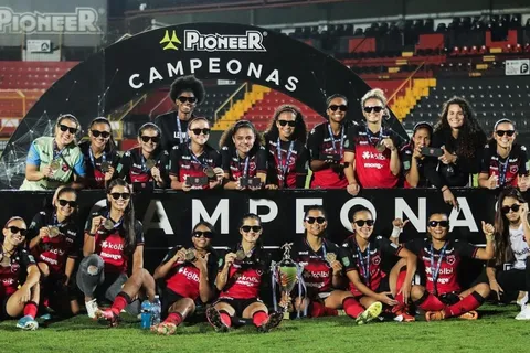 Alajuelense conquistó el Torneo Interclubes UNCAF tras volver a derrotar a Saprissa