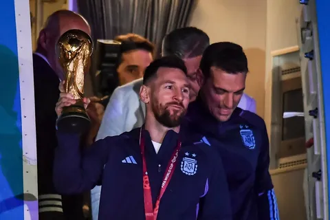 Selección de Argentina llegó a Buenos Aires para una jornada histórica de festejos