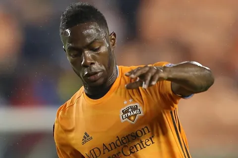 Video: Maynor Figueroa se enteró en plena cancha de la muerte de su padre
