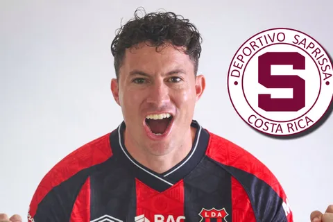 Bryan Oviedo habló como nuevo futbolista de Alajuelense.