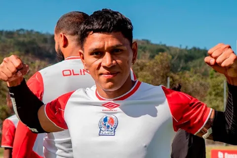Bryan Moya está disponible para jugar con Olimpia