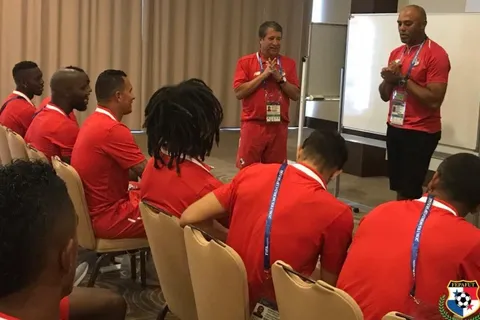 Mariano Rivera motivó a la Marea Roja