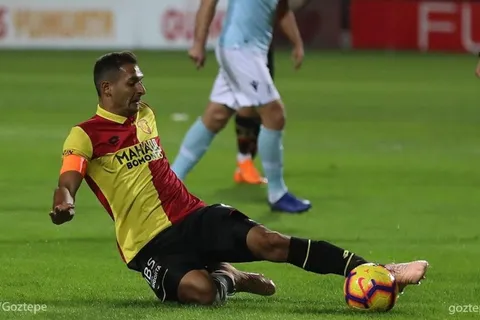 Celso Borges salió temprano en nuevo revés de Goztepe