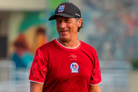 Pedro Troglio confirmó las bajas de Olimpia para el clásico contra Motagua