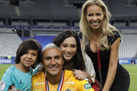 ¡Pura emoción! Así se despidieron Andrea Salas y los hijos de Keylor Navas del PSG