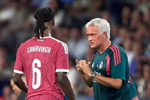 Flick y Mourinho expresan confianza en el arbitraje antes del Clásico