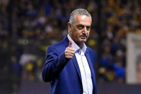 USD 2,4 millones: Gustavo Alfaro puso la vara muy alta
