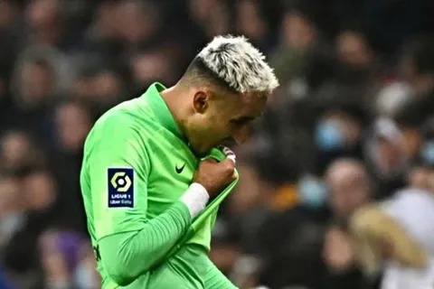 Espantoso fallo de Keylor Navas que le costó un gol al PSG ante el Lens [VIDEO]