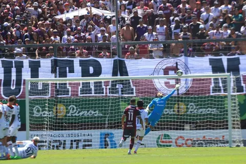 "Saprihora": el jugador que Saprissa evaluó fichar envió un guiño tras el clásico con Alajuelense