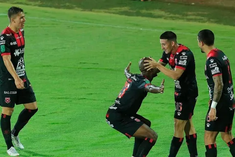 Ex jugador de Alajuelense firmó con club de Italia