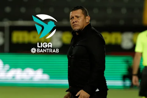 Toca fondo: Minor Díaz llegó como salvador al futbol de Guatemala, pero está a un paso de tener el mayor tropiezo de su carrera