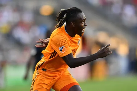 Entrenador del Houston Dynamo mencionó la importancia de Alberth Elis en el club