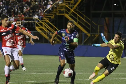Costa Rica: Alajuelense, Cartaginés y Guadalupe comparten cima pero sin despegar