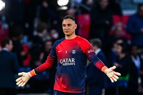 Keylor Navas por encima de toda la plantilla del Borussia Dortmund. (Foto: Getty Images)