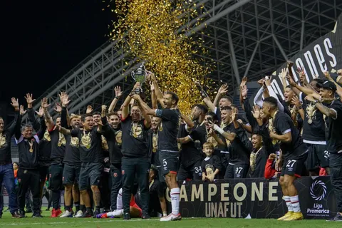 Alajuelense dejaría ir a un jugador de Selección que Guimaraes ya no quiere