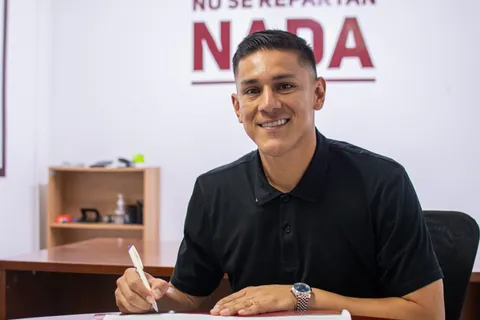 El cambio de último momento de Óscar Duarte en su llegada a Saprissa