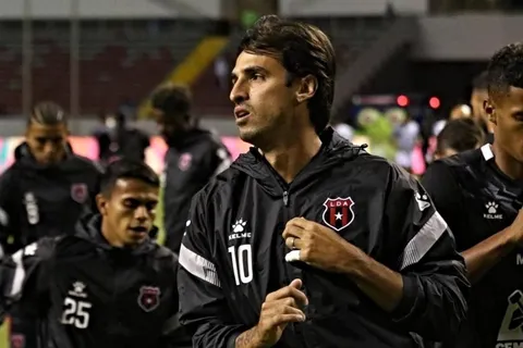 El inesperado gesto de Bryan Ruiz en la final de Liga Concacaf que sorprendió a todos