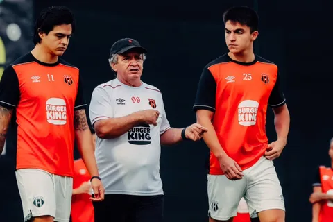 Machillo Ramírez lo consigue: figura de Alajuelense dice lo que todos callan en la Liga con un filazo a Guimaraes