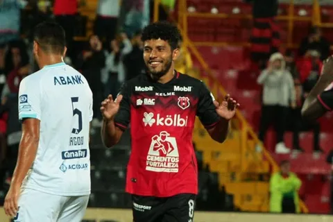 Le llovieron sanciones a Alajuelense después del clásico en Costa Rica