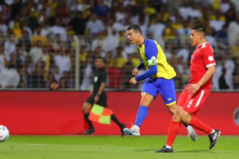 Cristiano Ronaldo humilló a Óscar Duarte y al Al-Wedah anotando cuatro goles (VIDEO)